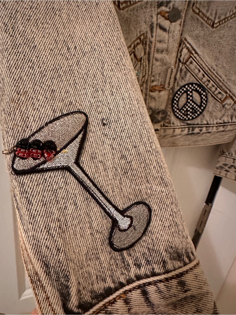 Marc Jacobs Paradise Acid Wash Denim Jacket Pins Patches Rare - Picture 11 of 16